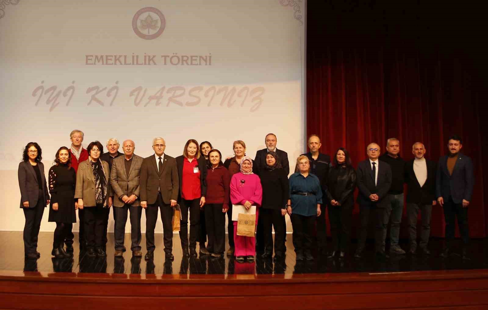 ESOGÜ’de ’İdari Personele Emeklilik Töreni’
ESOGÜ’de ’İdari Personele Emeklilik Töreni’