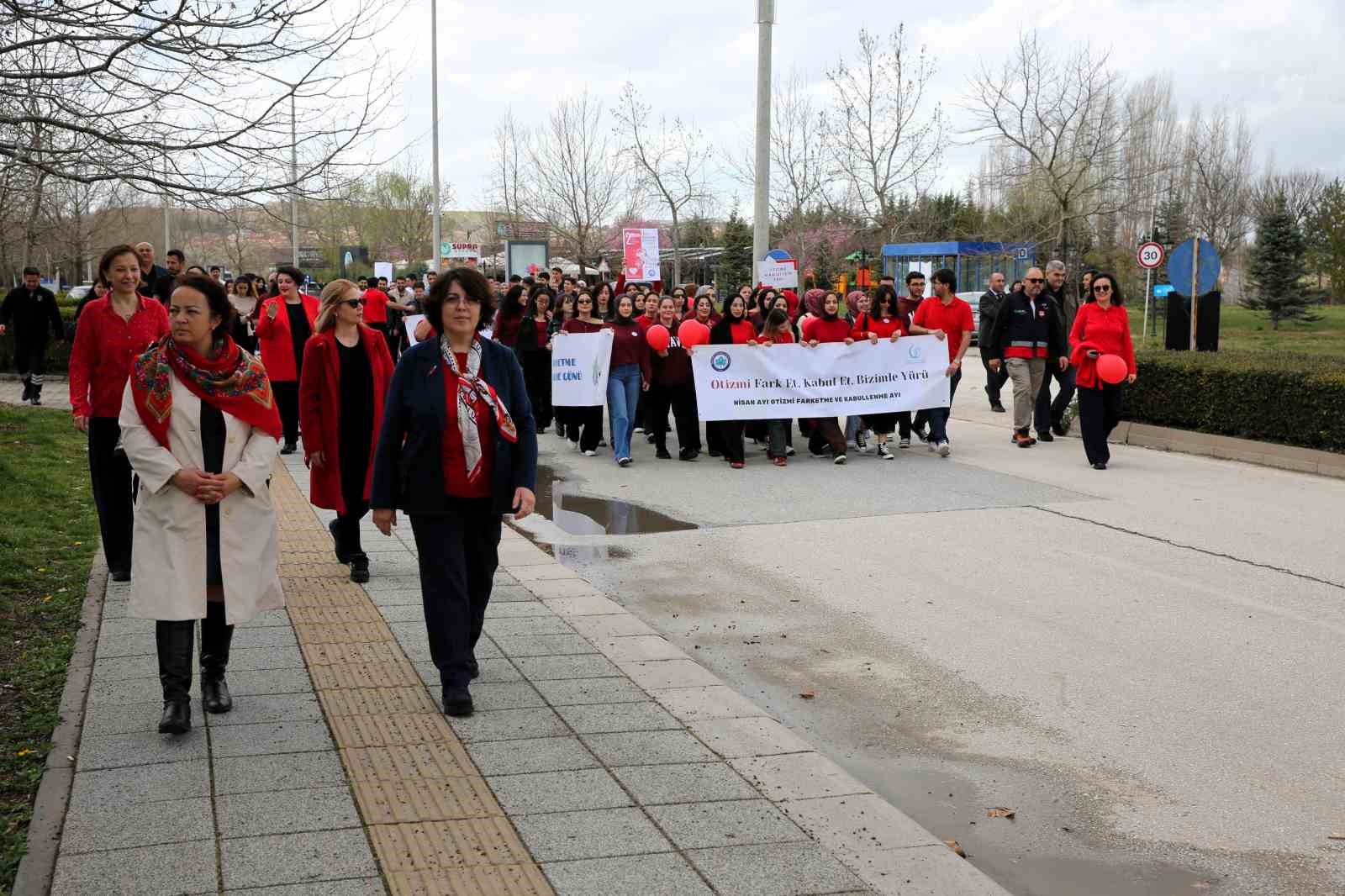 ESOGÜ’de otizm farkındalığı için güç birliği: Kampüste anlamlı yürüyüş

