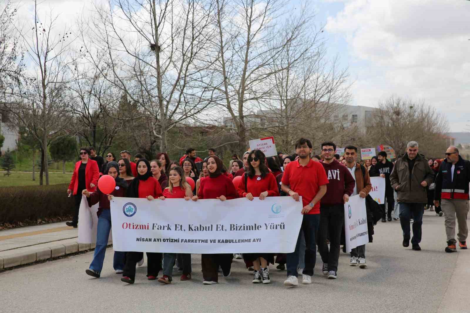 ESOGÜ’de otizm farkındalığı için güç birliği: Kampüste anlamlı yürüyüş
