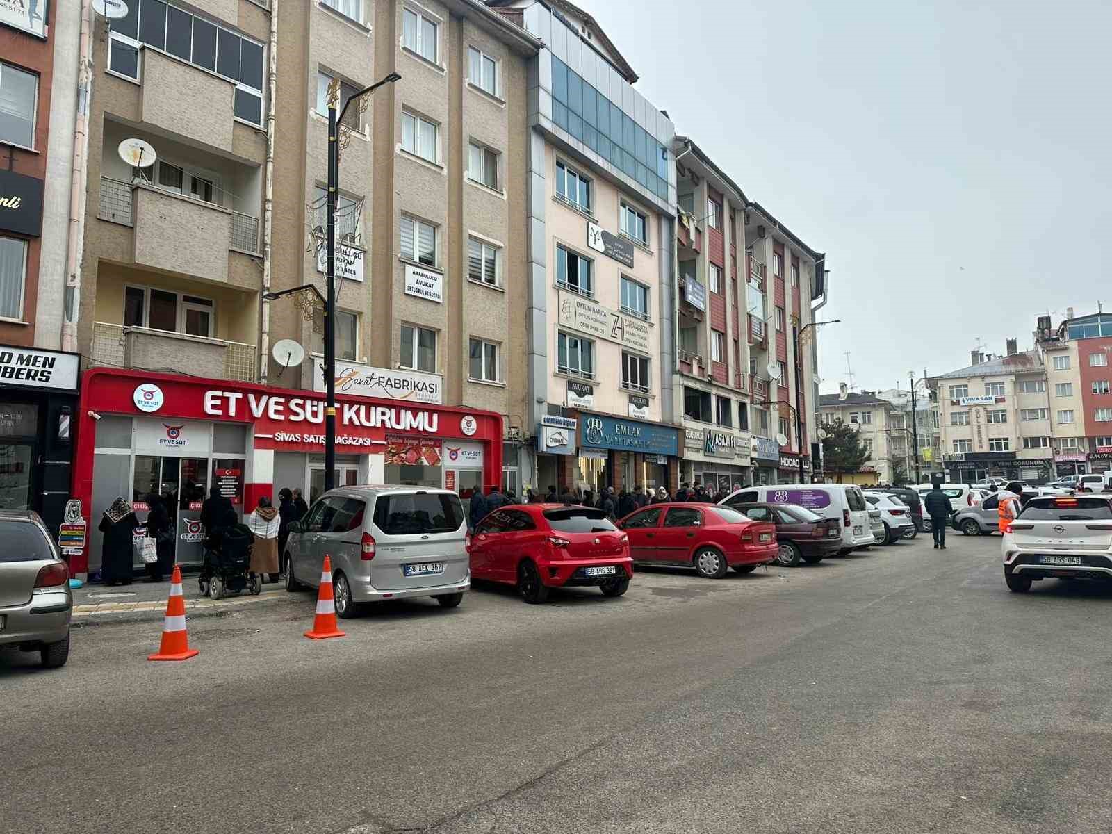 Et ve Süt Kurumu satış noktasında Ramazan yoğunluğu
