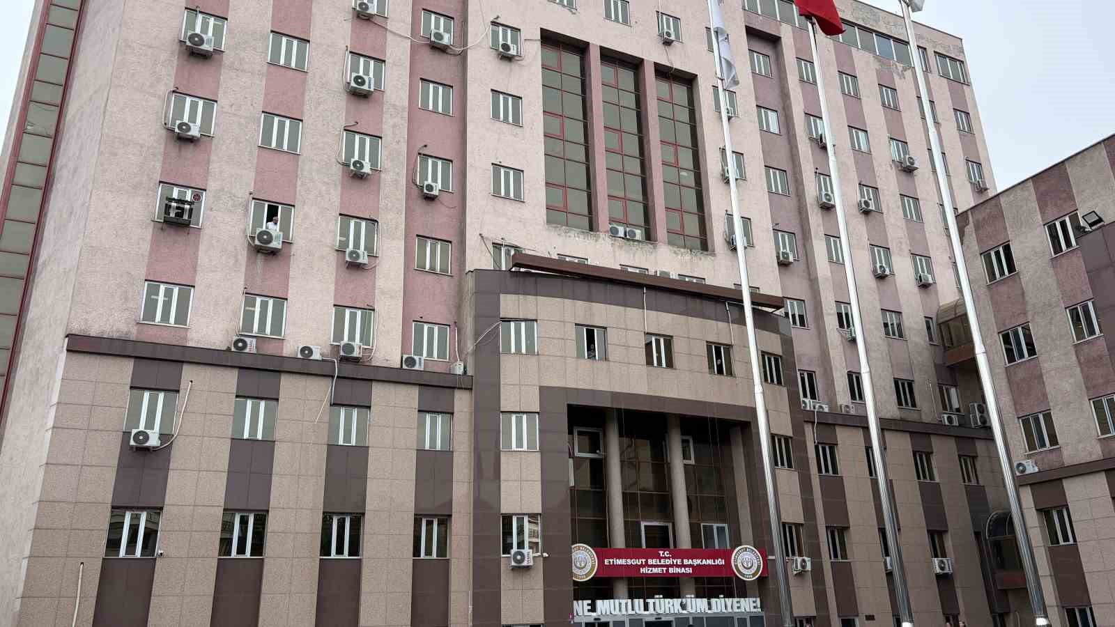 Etimesgut Belediyesi’ne operasyon: 4 gözaltı
