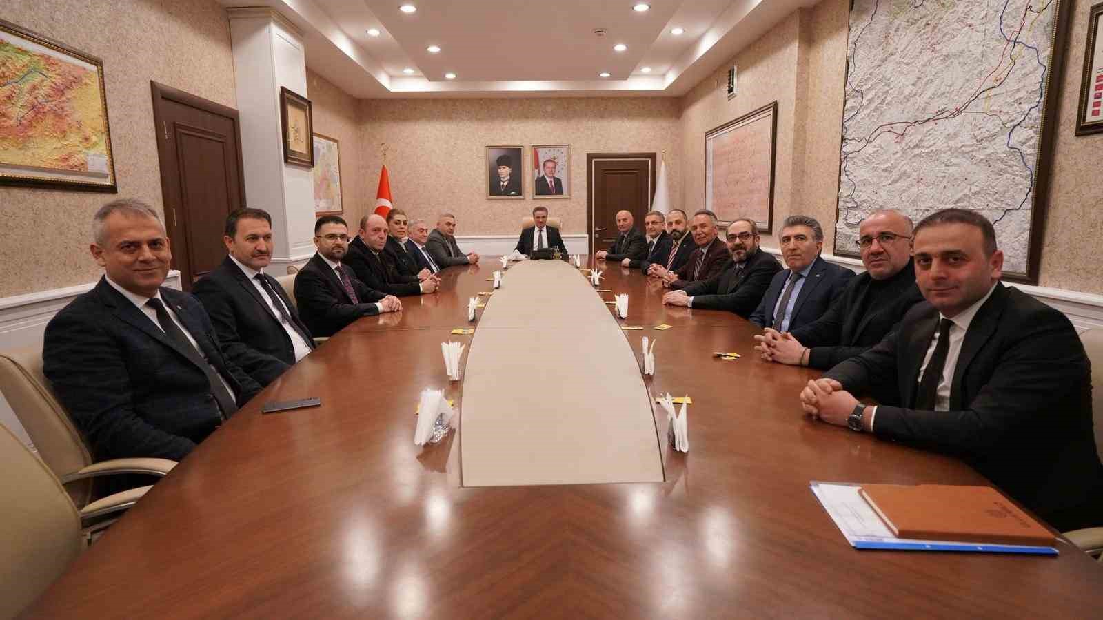 ETSO Başkanı Saim Özakalın ile ETSO yönetiminden Vali Aydın Baruş’a hayırlı olsun ziyareti
