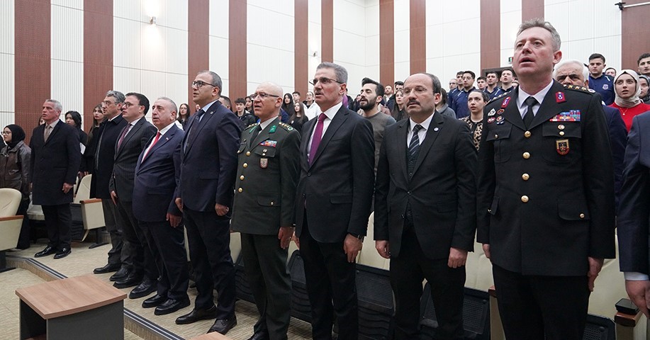 ETÜ’de "Küllerinden doğan şehir Erzurum" konferansı
