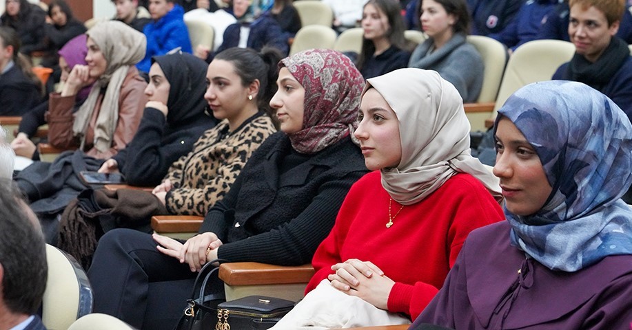 ETÜ’de "Küllerinden doğan şehir Erzurum" konferansı
