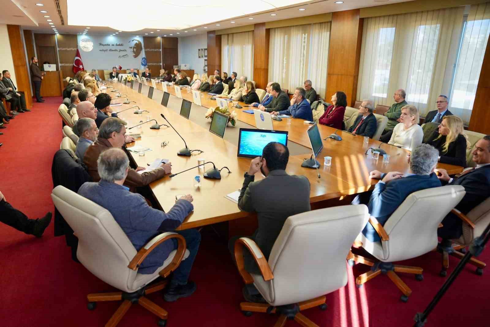 EÜ’de 6 ön lisans programı daha akreditasyon aldı
