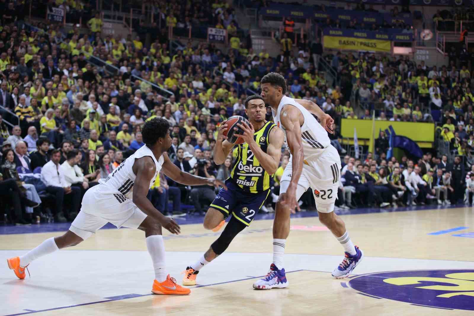 Euroleague: Fenerbahçe: 69 - Real Madrid: 74
