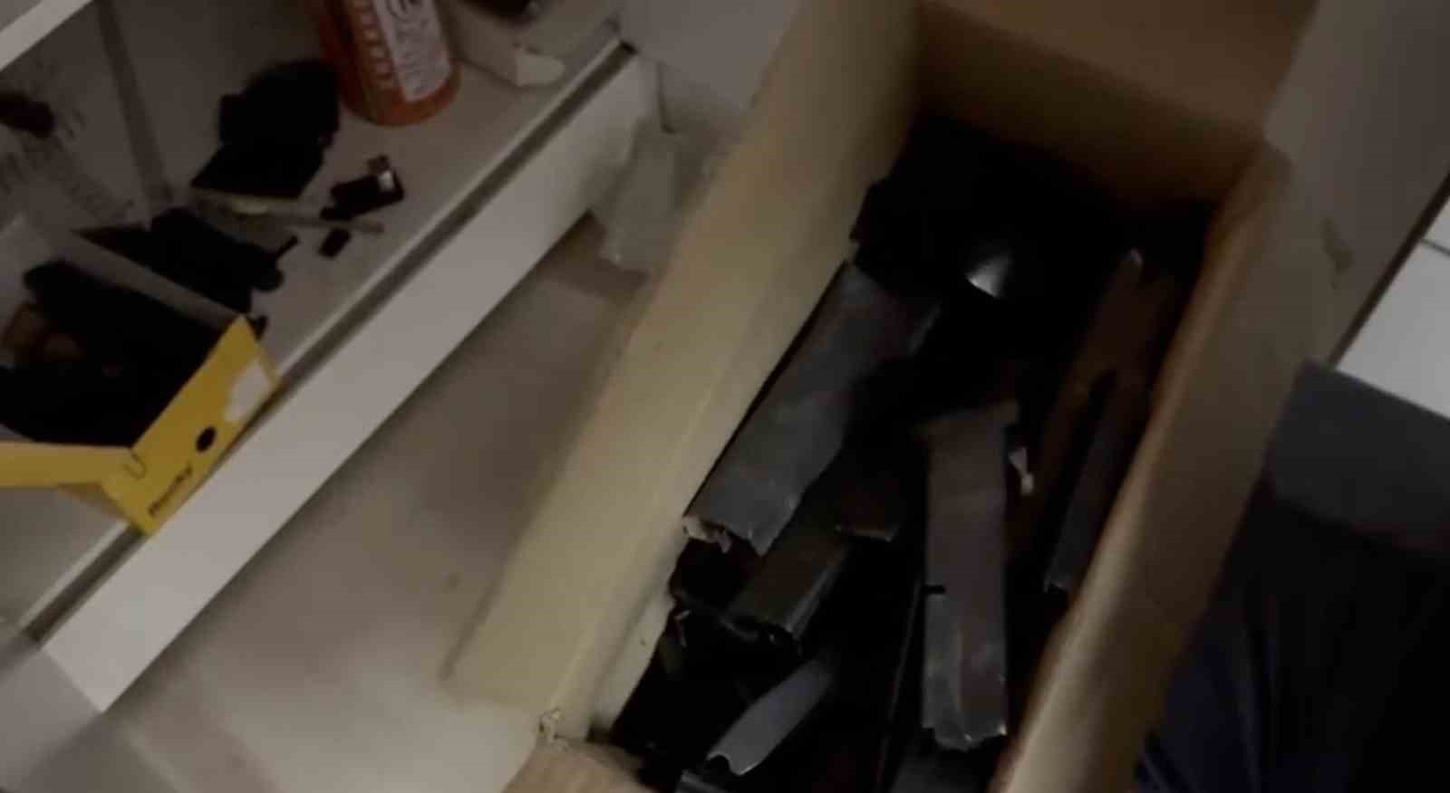 Ev, DEAŞ bağlantılı silah imalathanesi çıktı: Kokain ve yüzlerce silah parçası yakalandı
