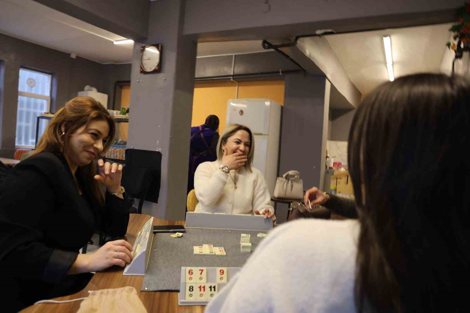 Ev günlerinden esinlenerek kadın kafeyi kurdu
