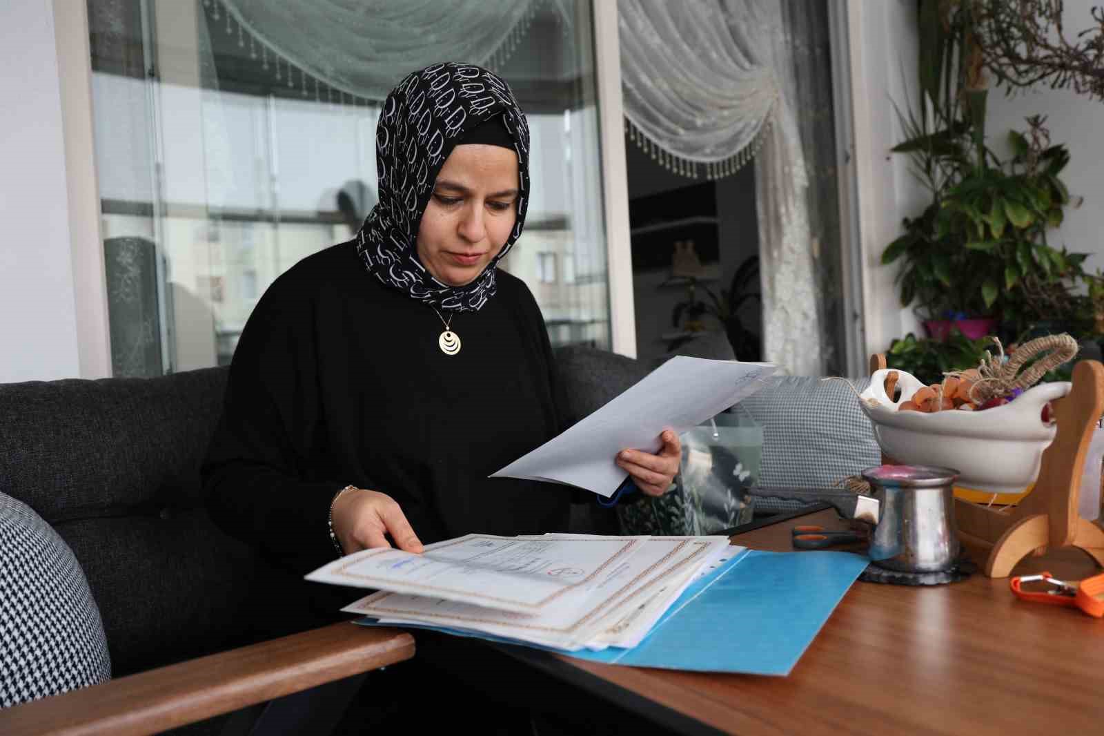 Ev hanımının azmi: 20 belge aldı ve 300 öğrenciye usta oldu
