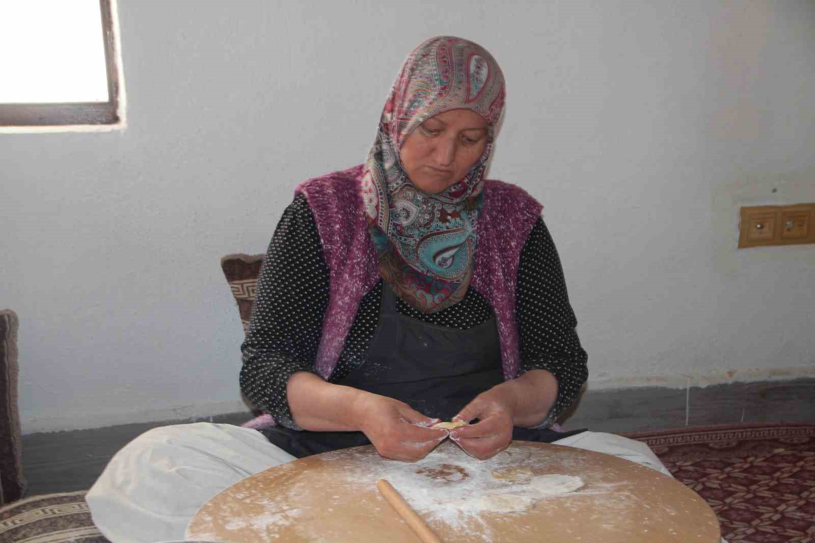 Ev hanımları bu kooperatifte toplanarak ev ekonomisine yardımcı oluyor
