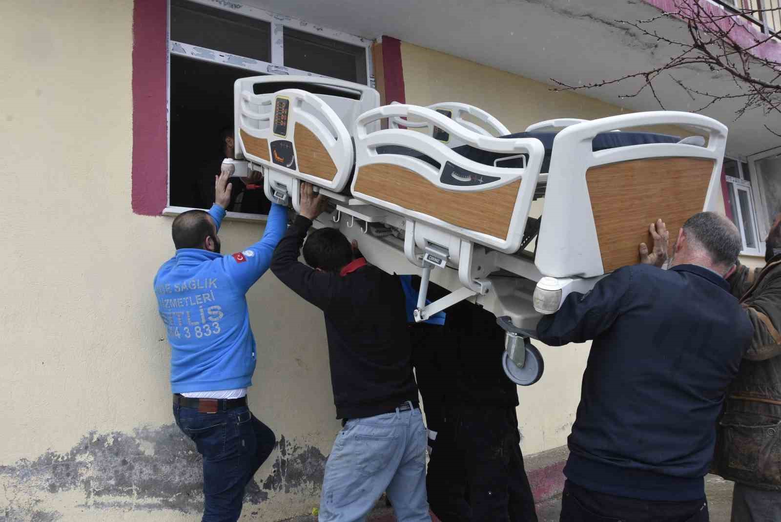 Evde bakım hastasına ortopedik yatak hediyesi
