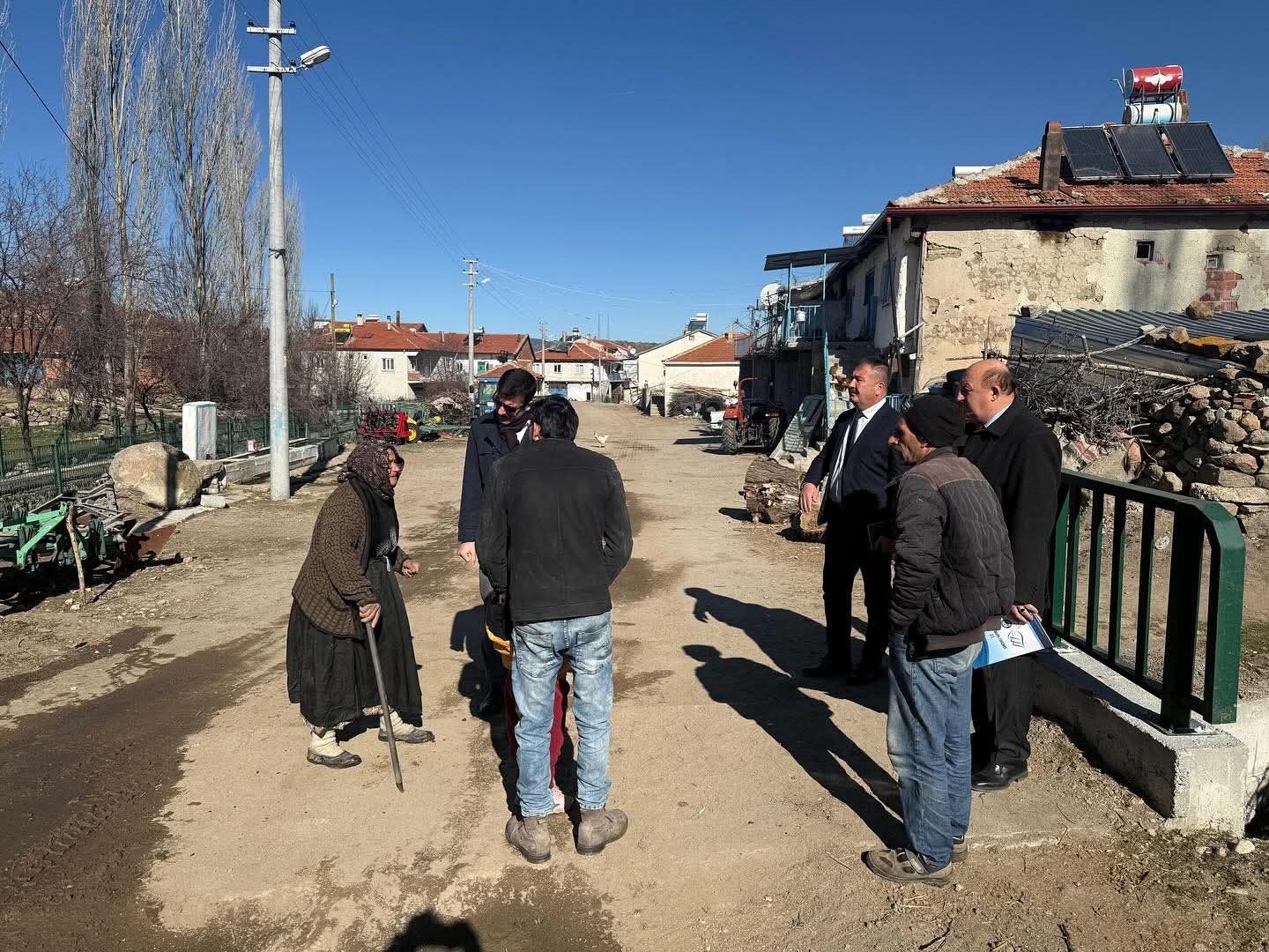 Evi yanan yaşlı kadın için kaymakamlık harekete geçti
