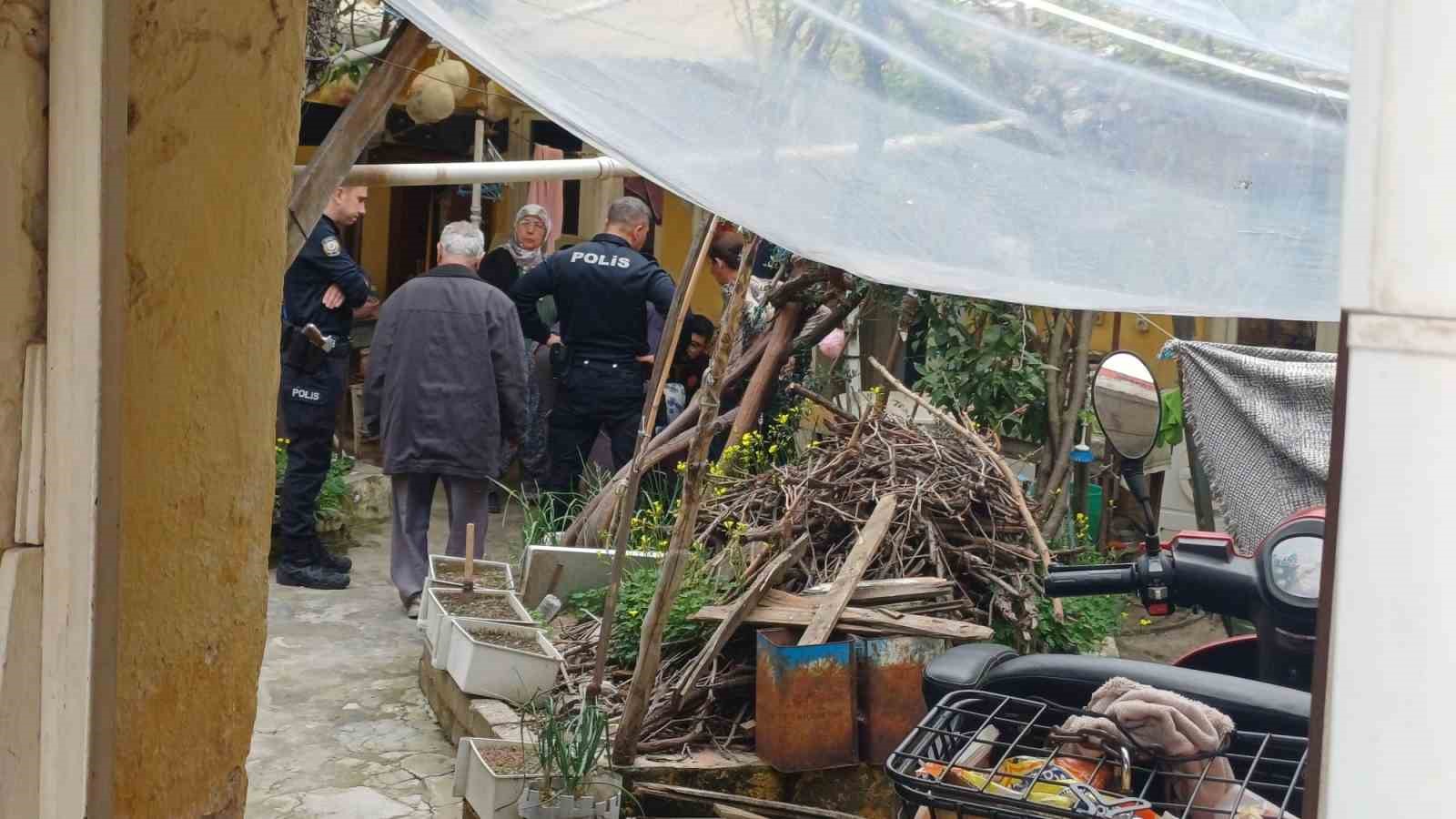 Evin bahçesinde düşen yaşlı kadın için ekipler seferber oldu

