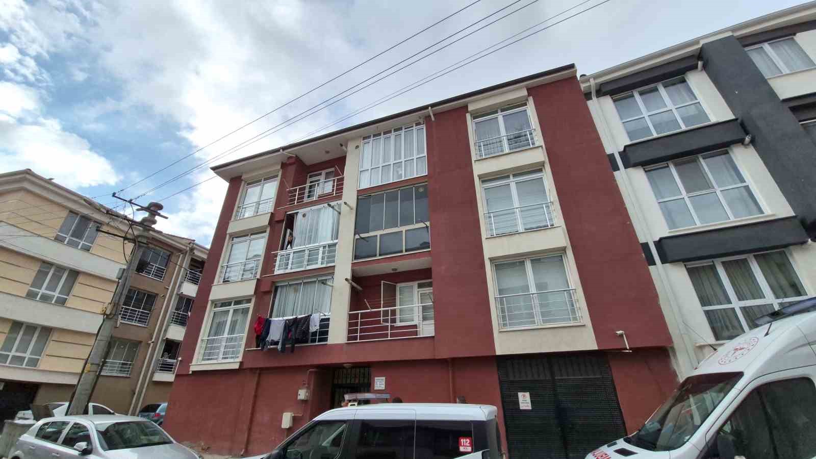 Evinde düşerek yaralanan yaşlı kadın dakikalarca yardım bekledi
