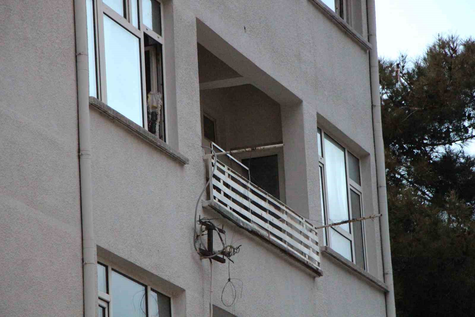 Evinde sahte içki içti, saatler sonra ölü bulundu
