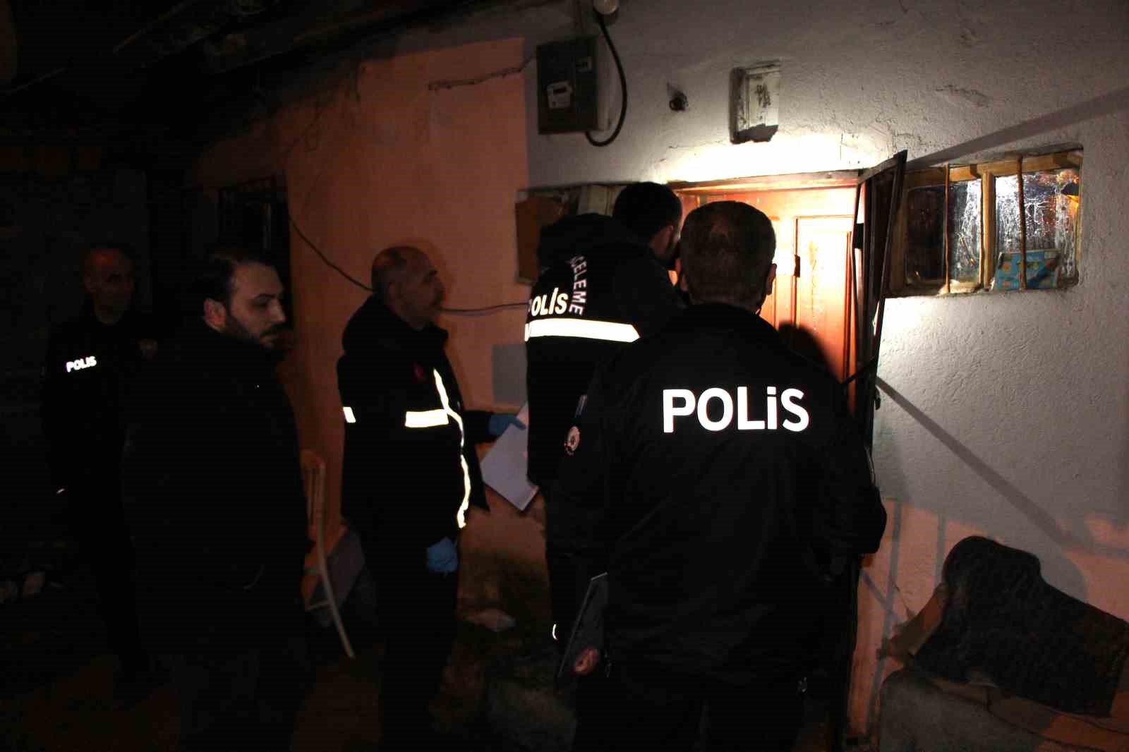 Evladına ulaşamayan anneden telefon gelince evde öldüğü anlaşıldı
