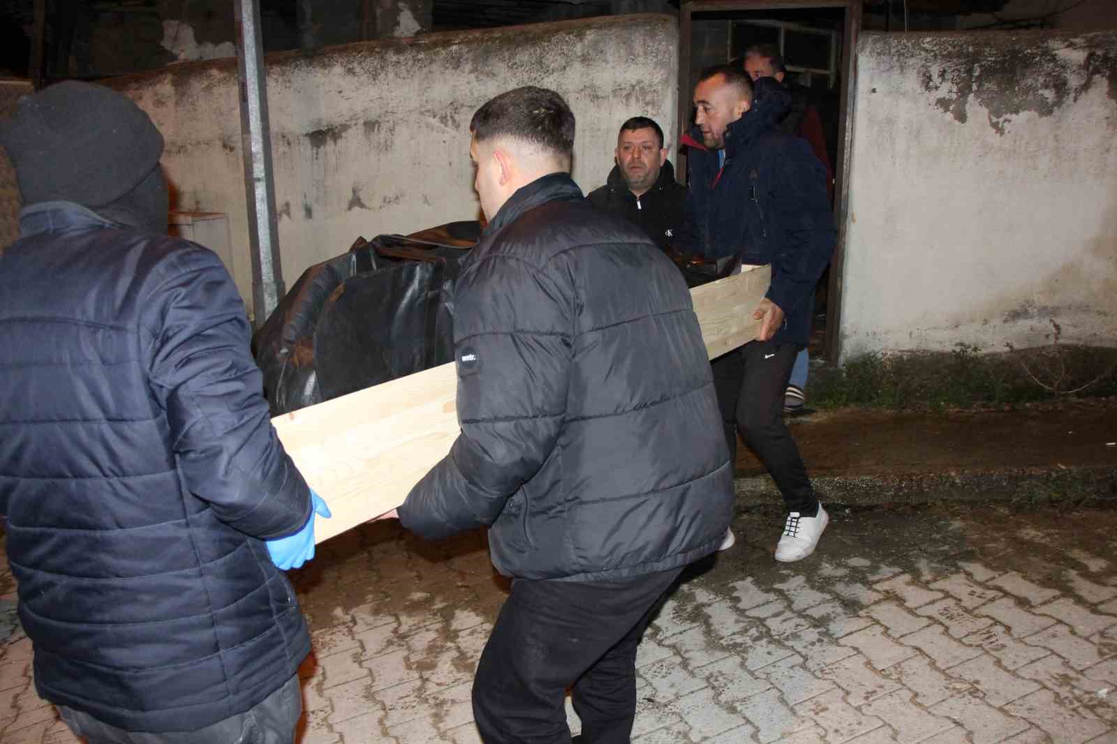 Evladına ulaşamayan anneden telefon gelince evde öldüğü anlaşıldı
