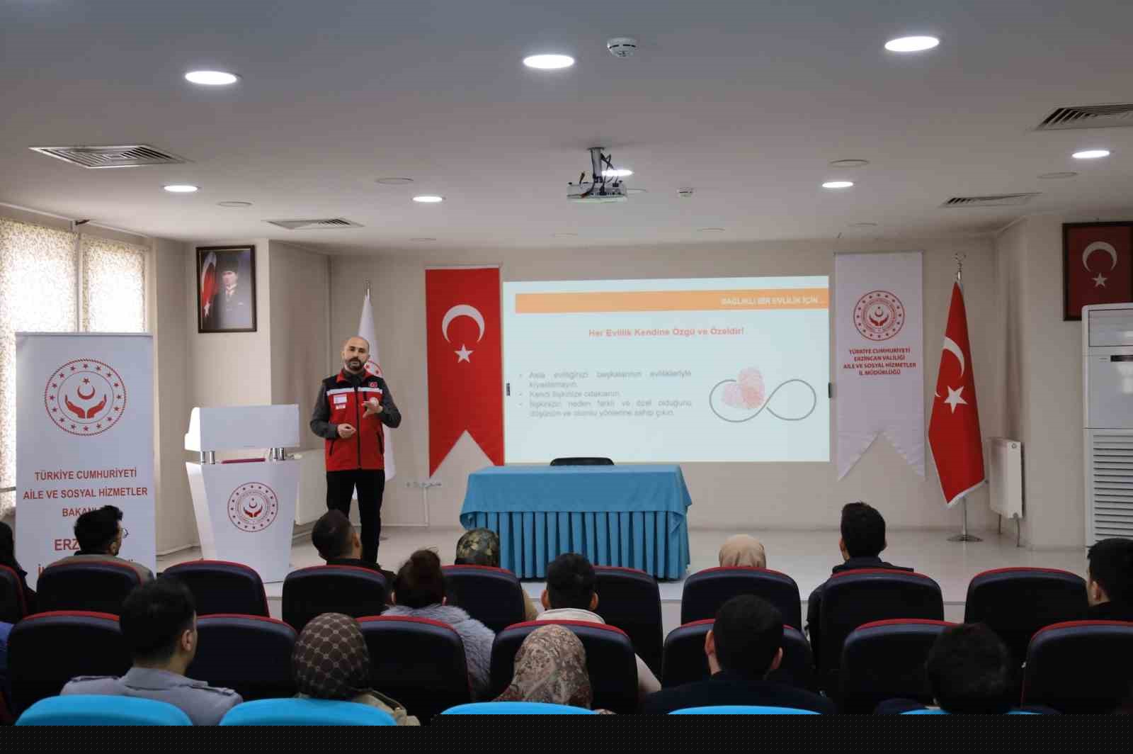 Evlenecek gençlere yönelik eğitimler sürüyor
