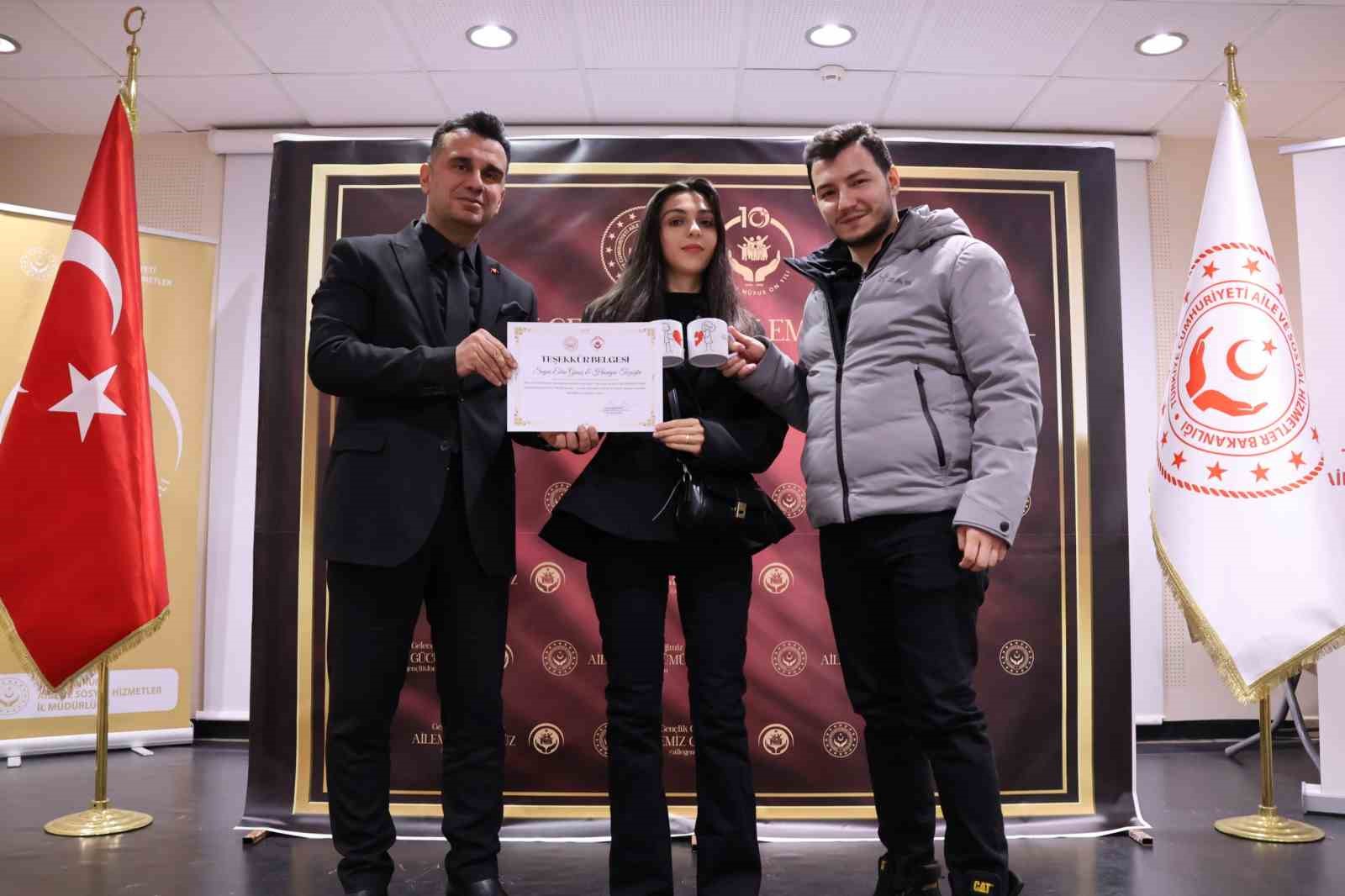 Evlenirken devletten destek gören gençler bir araya geldi
