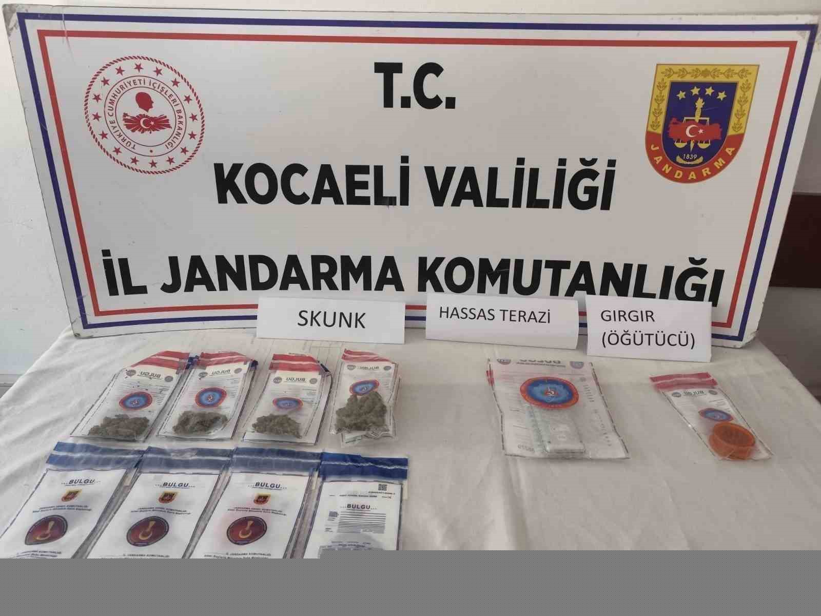 Evleri uyuşturucu serasına, tuvaletleri laboratuvara çevirmişler: 36 gözaltı
