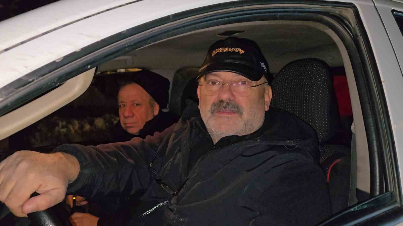 Evlerinde mahsur kalan engelli anne ve kızı ekiplerce kurtarıldı
