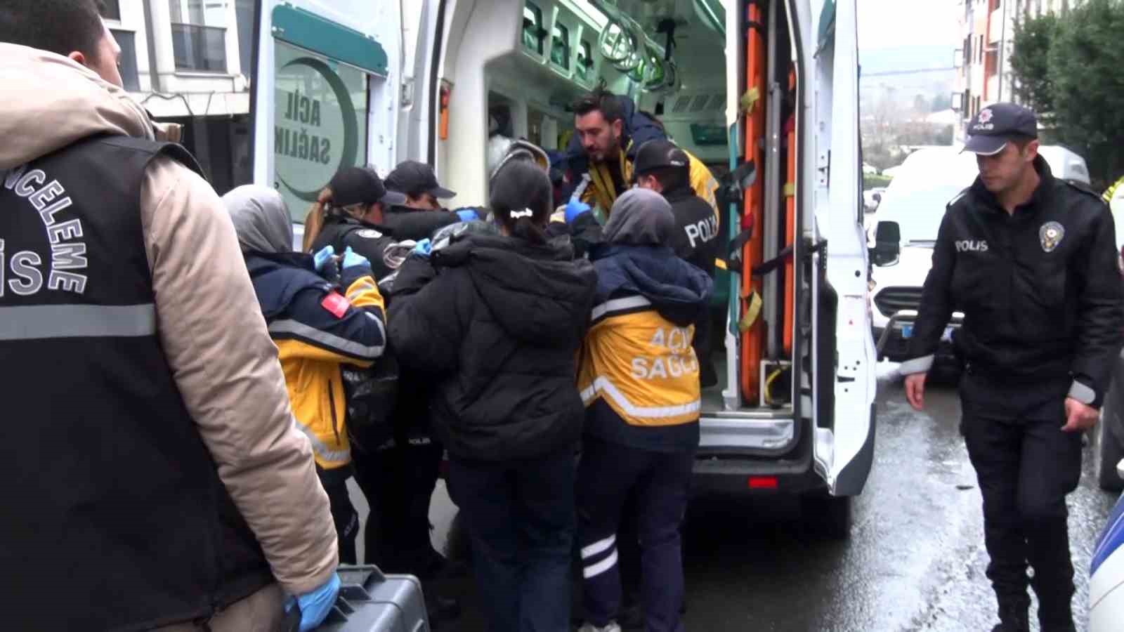 Eyüpsultan’da camdan düşen yaşlı kadın hayatını kaybetti
