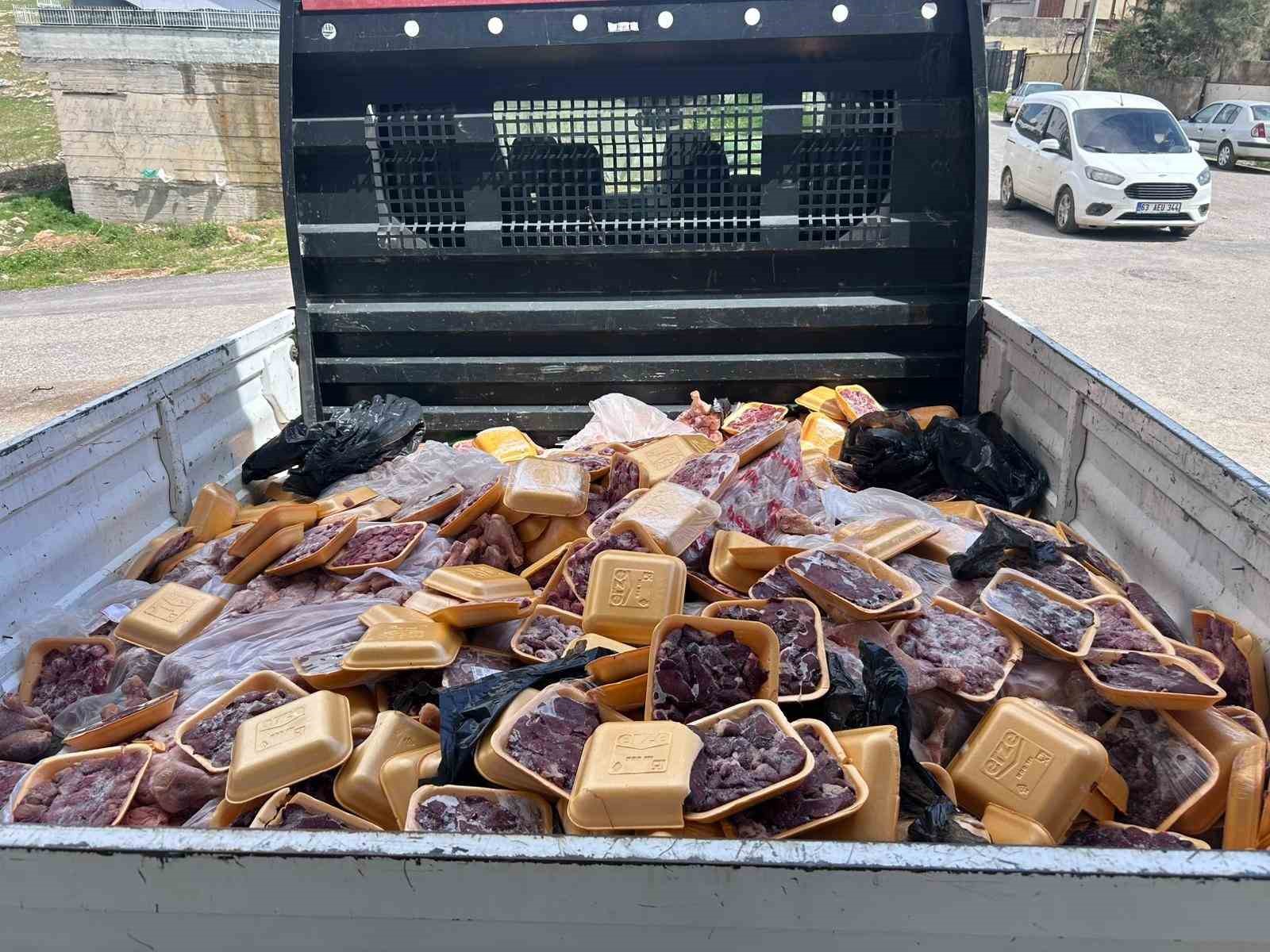 Eyyübiye zabıtası denetimlerini sürdürüyor
Eyyübiye zabıtası denetimlerini sürdürüyor