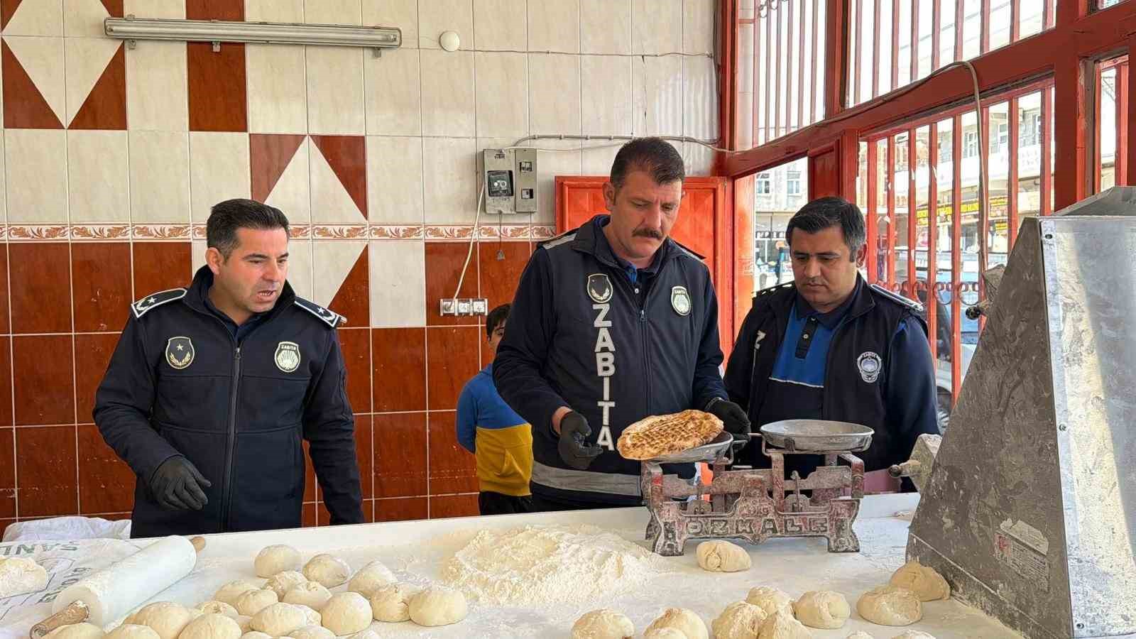 Eyyübiye zabıtası denetimlerini sürdürüyor
Eyyübiye zabıtası denetimlerini sürdürüyor