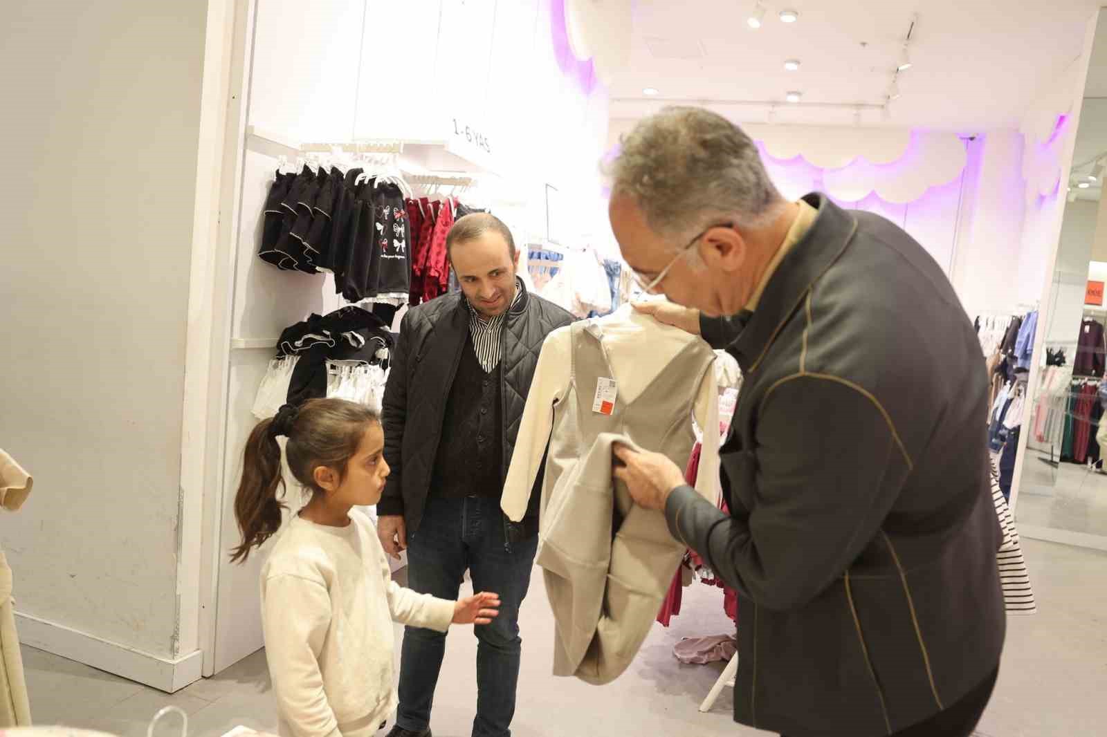 Eyyübiye’de yetim çocuklar bayramlık heyecanı yaşadı
