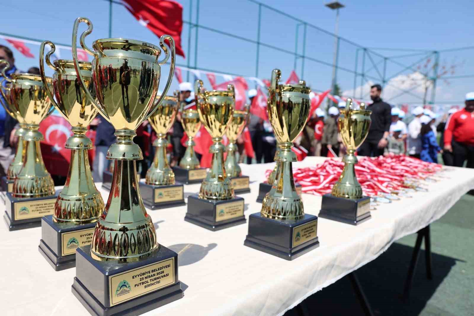 Eyyübiyeli çocuklar 23 Nisan Futbol Turnuvasında buluştu
