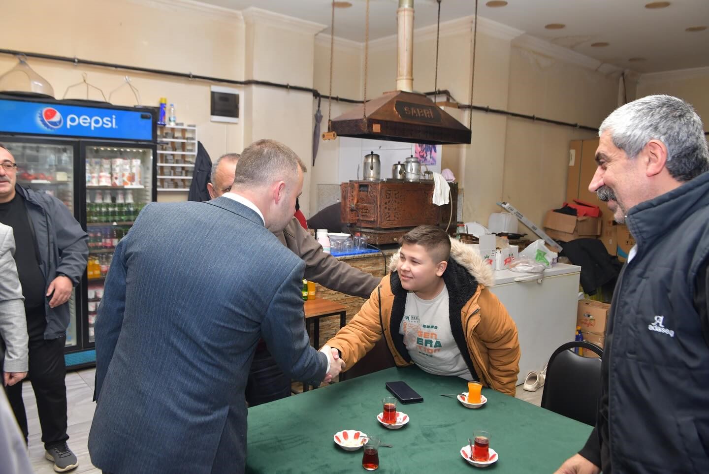 Ezine’de namaz sonrası bayramlaşma
