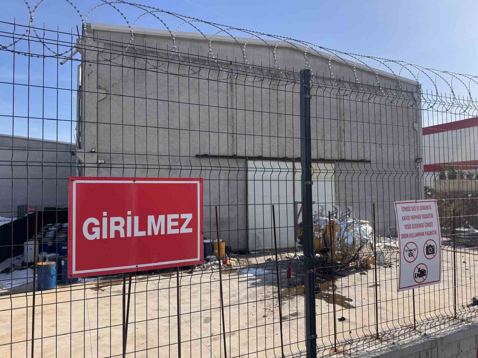 Fabrikada gaz tankı patladı: 4 işçi yaralandı
