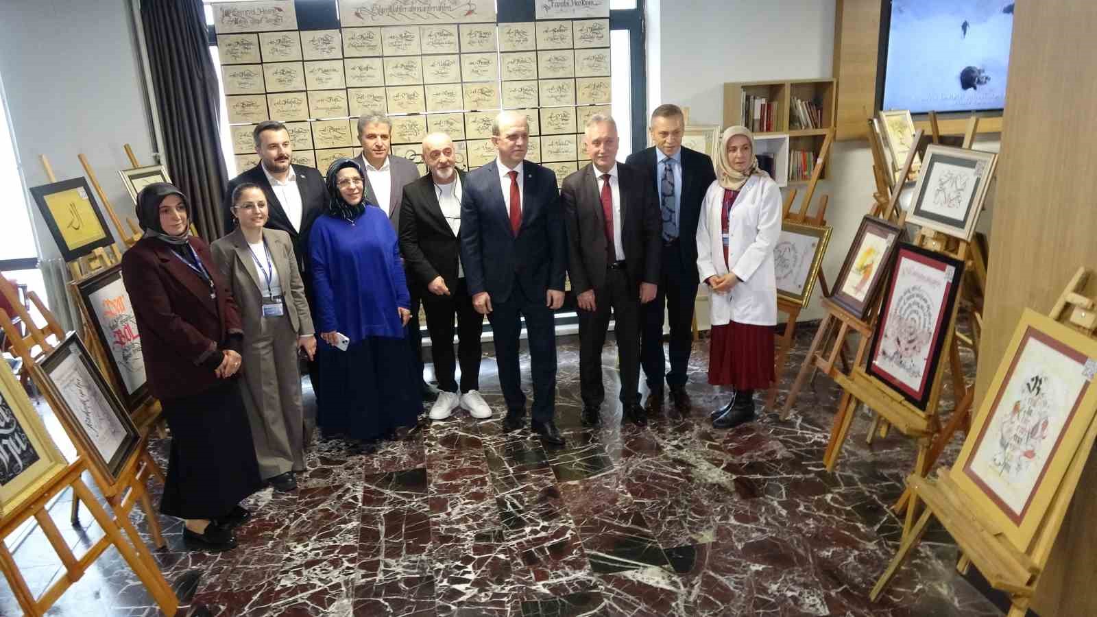 Farabi Hastanesinde Ramazan öncesi anlamlı sergi
Farabi Hastanesinde Ramazan öncesi anlamlı sergi