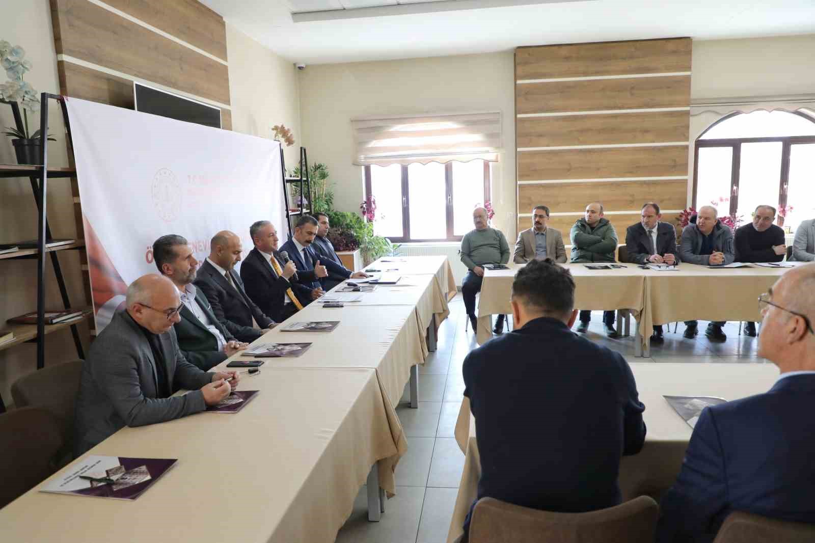 Farklı illerden gelen öğretmenevi müdürleri Ağrı’da bir araya geldi
