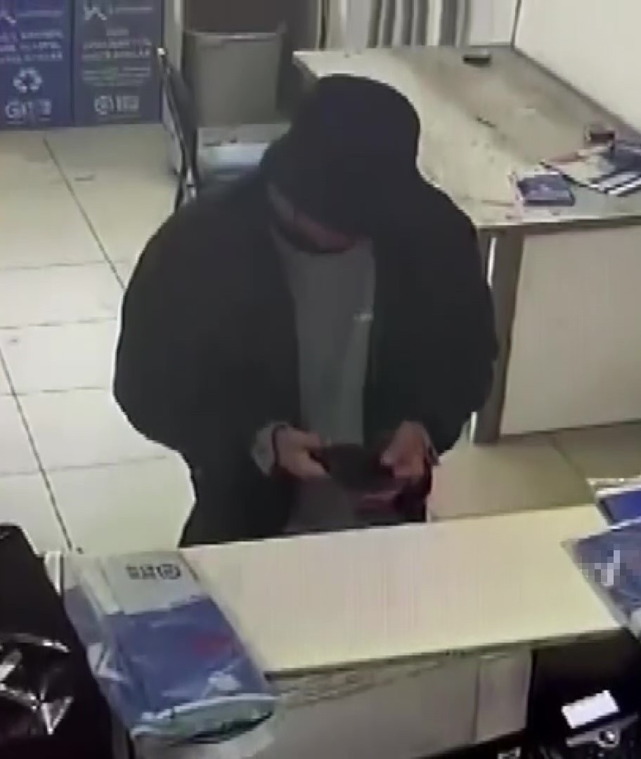 Farklı şehirlerden gelip sahte kimlikle Adana’da kargo dolandırıcılığı yapmışlar: 2 tutuklama
