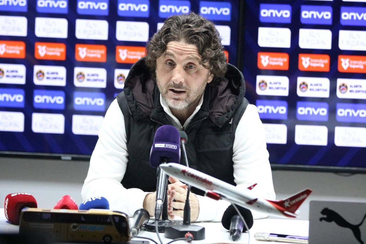 Fatih Tekke: "Her şeye rağmen kazanmamız gereken bir maçtı’’
Fatih Tekke: "Her şeye rağmen kazanmamız gereken bir maçtı’’