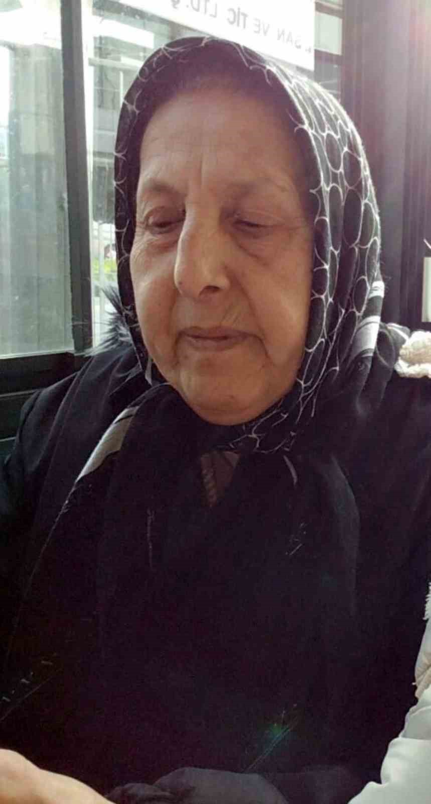 Fatih’te çöken binada hayatını kaybeden yaşlı kadının cenazesi Adli Tıp Kurumundan alındı
