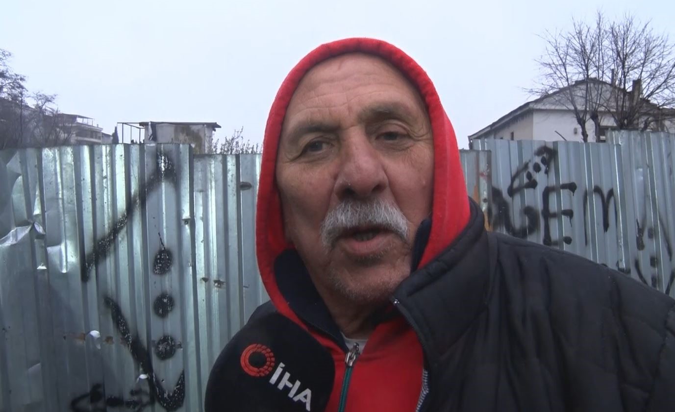 Fatih’te iki binanın çöktüğü mahallenin sakinleri konuştu: "Patlamayı duyduk, bomba zannettim"
