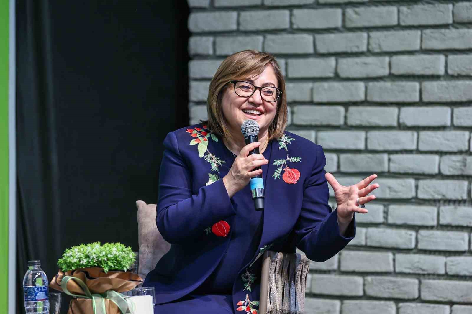 Fatma Şahin zirveyi bırakmadı
Fatma Şahin zirveyi bırakmadı