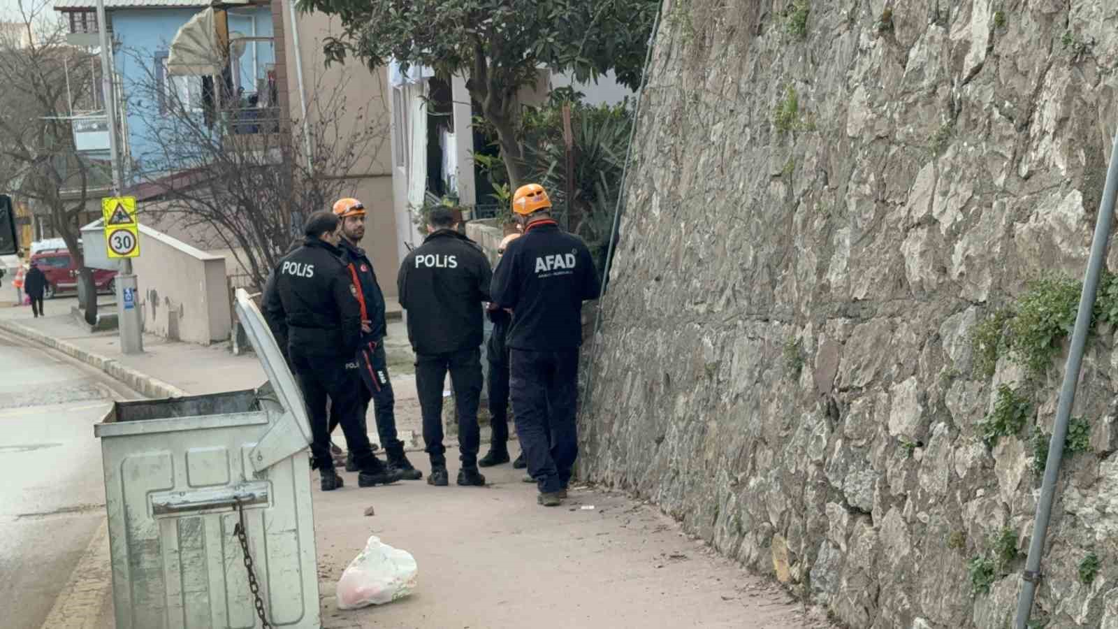 Fayanslar kabarınca AFAD ve polis harekete geçti: Ev tedbiren tahliye edildi
