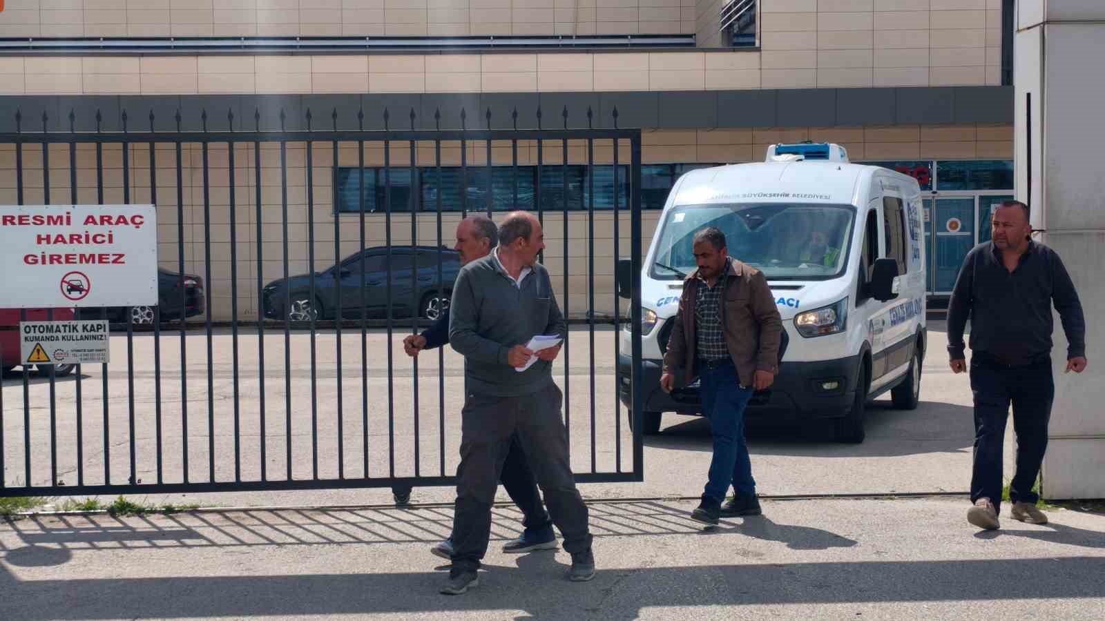 Feci kazada hayatını kaybeden gençlerin cenazeleri gözyaşları içinde teslim alındı
