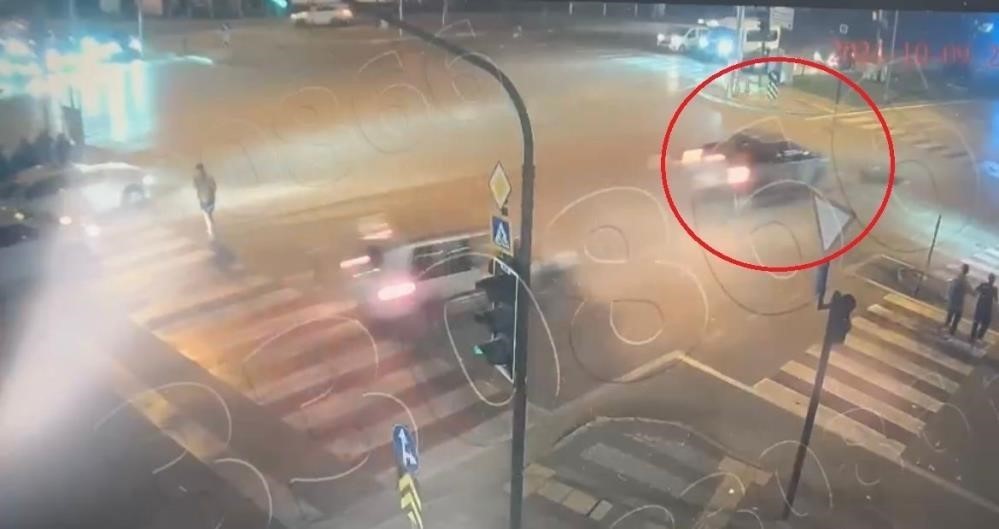 Feci kazada hayatını kaybeden Zeynep Naz’ın ardından, sürücünün babasından dikkat çeken açıklama: "Yanlış davayı geri çektik"
Feci kazada hayatını kaybeden Zeynep Naz’ın ardından, sürücünün babasından dikkat çeken açıklama: "Yanlış davayı geri çektik"