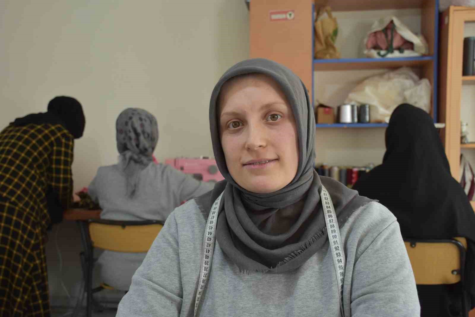 Fedakar annelerin hayatlarına dokunan kurs: Hem öğreniyorlar hem sosyalleşiyorlar
