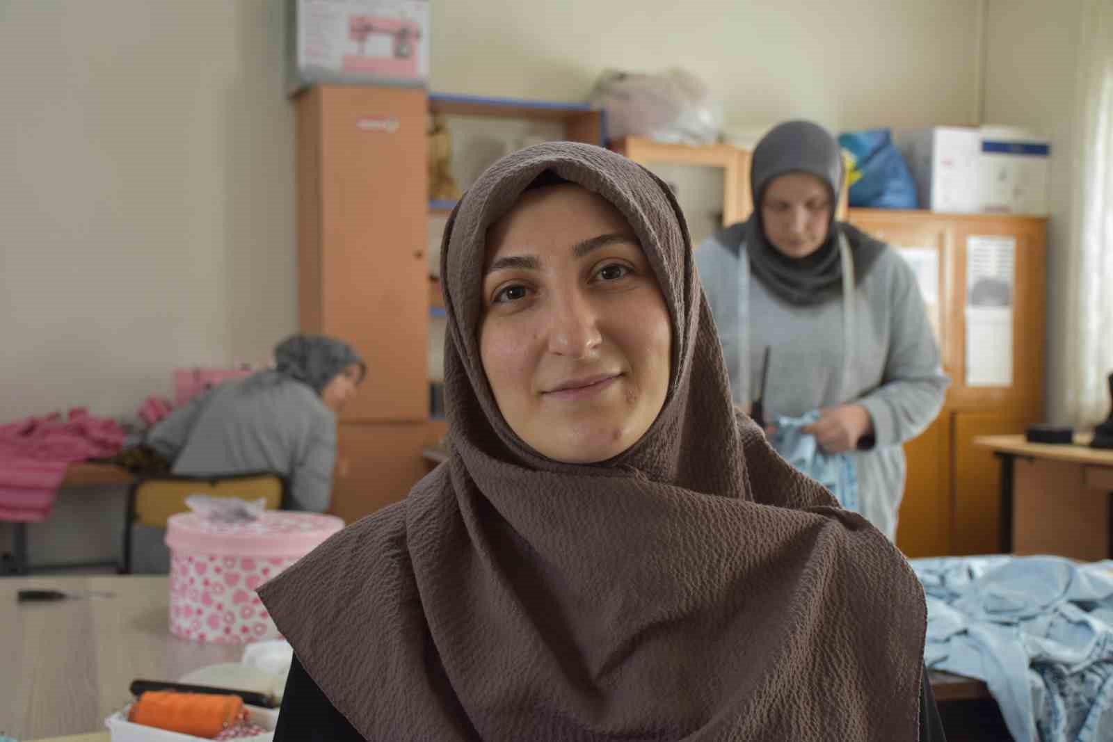 Fedakar annelerin hayatlarına dokunan kurs: Hem öğreniyorlar hem sosyalleşiyorlar
