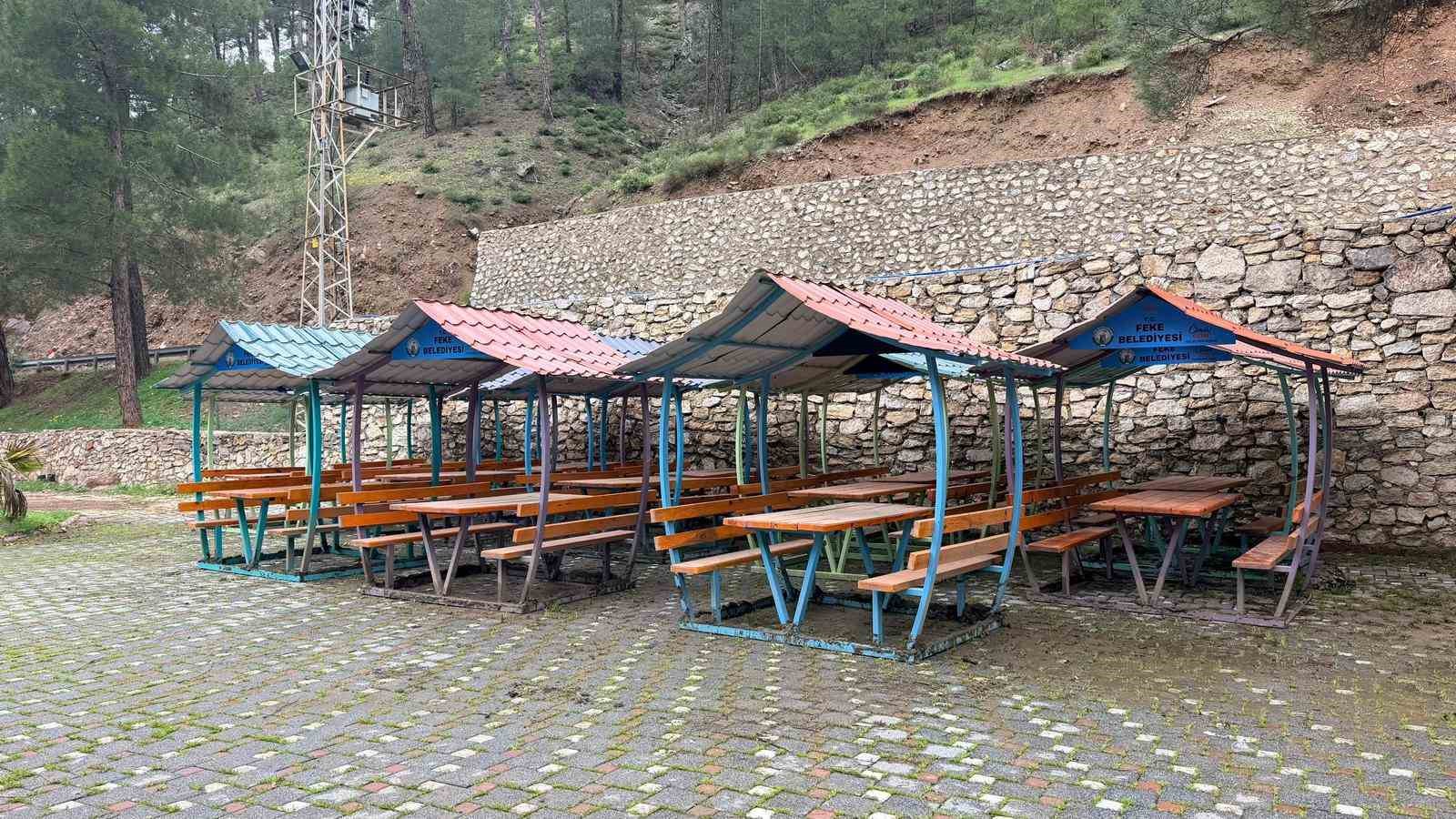 Feke’de yaşam alanlarına bahar düzenlemesi
