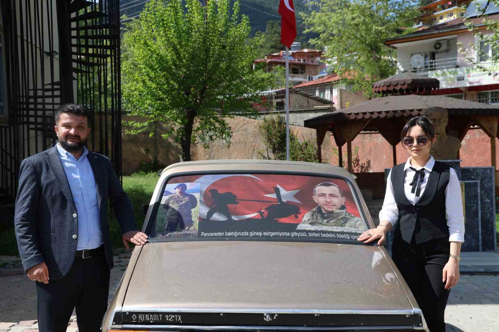 Fekeli gaziden Kaymakam Yılmaz’a, Ferdi Tayfur’un "Hatıran Yeter" şarkısıyla teşekkür
