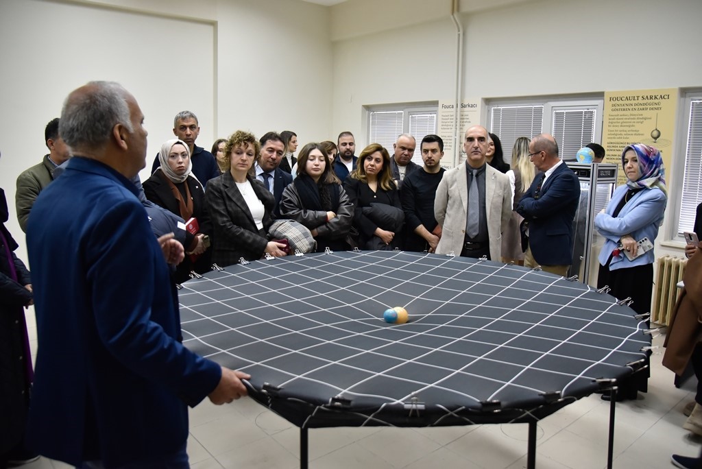 Fen bilimlerinde düşüş uyarısı: "Bilimi sevdirmek şart"
