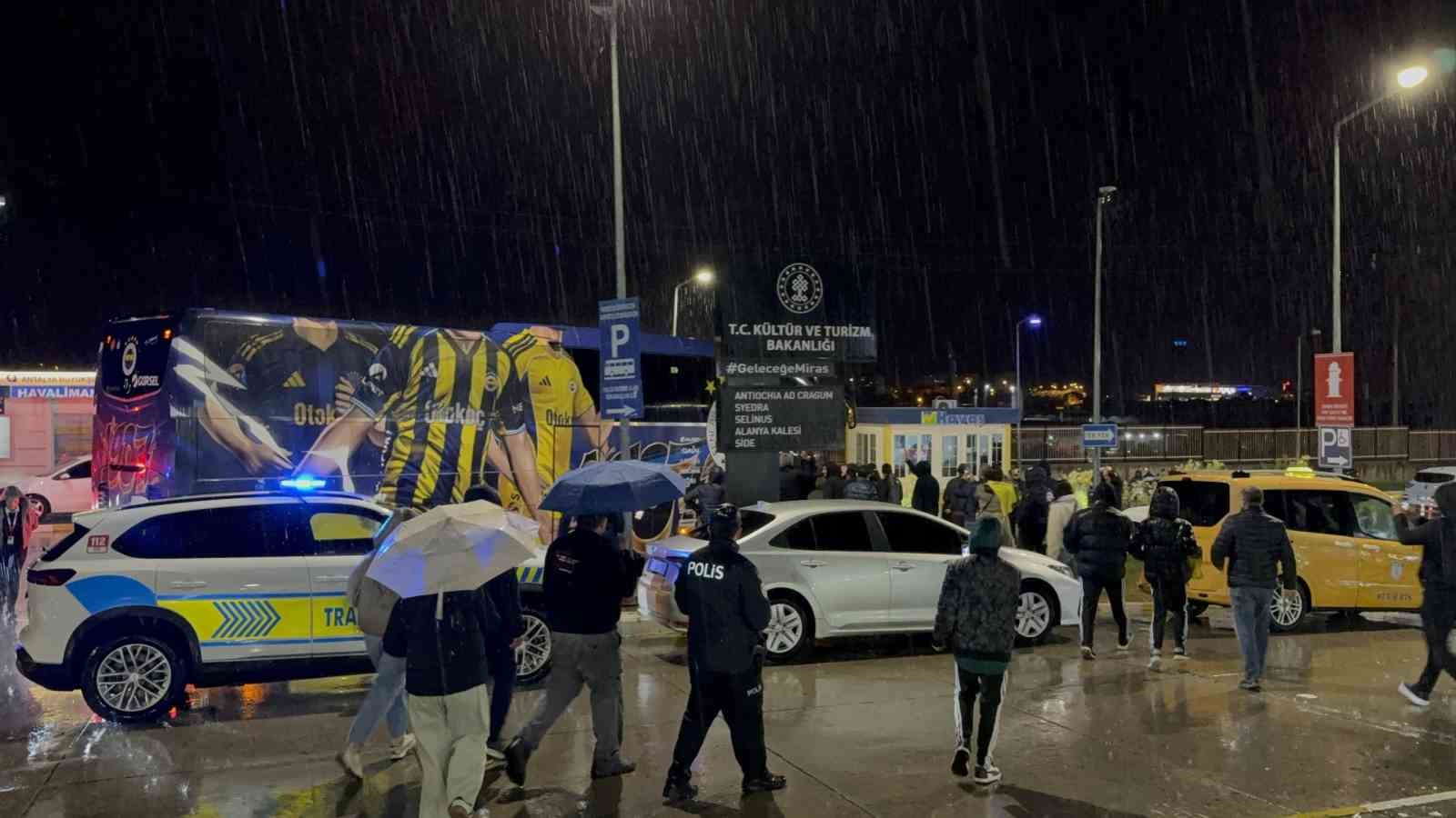 Fenerbahçe, Alanya’da
