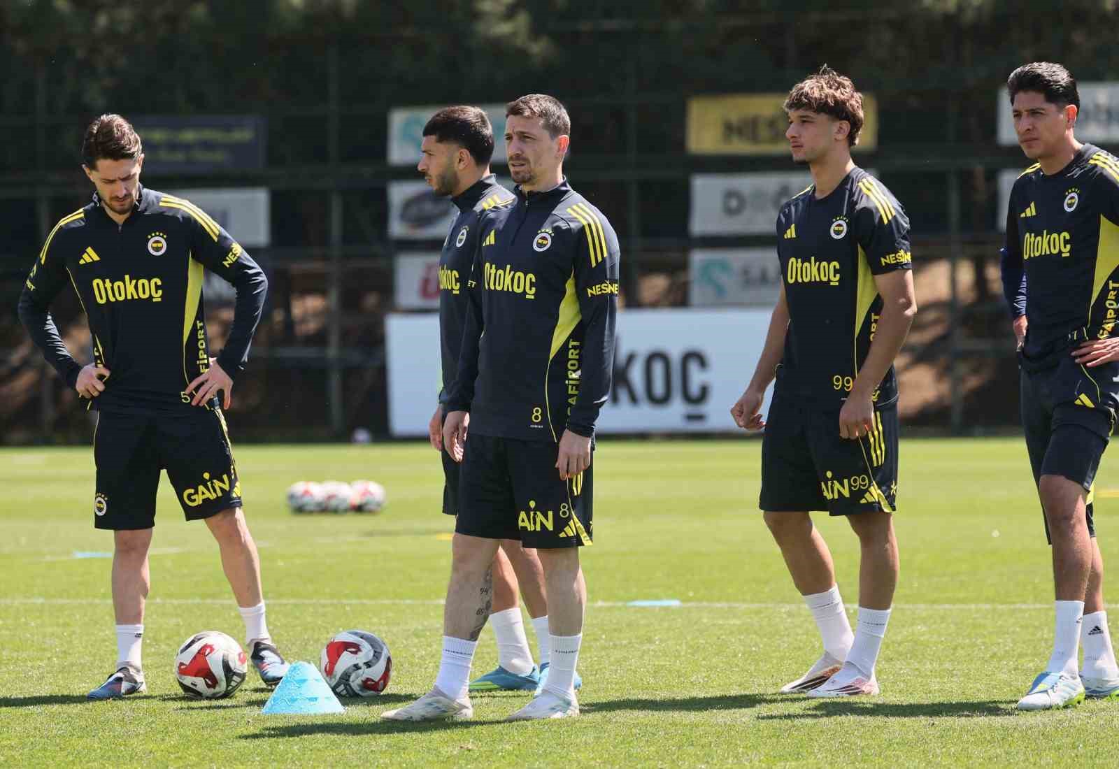 Fenerbahçe, Başakşehir maçı hazırlıklarını sürdürdü
