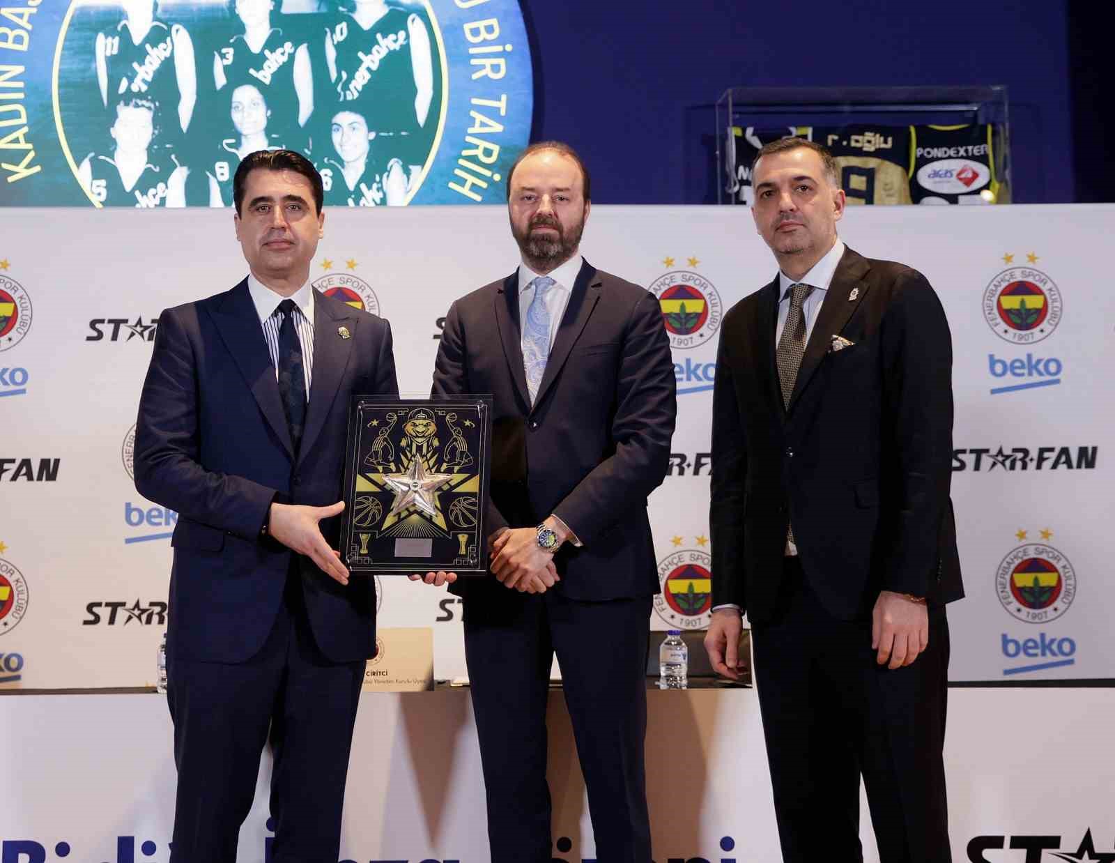 Fenerbahçe Beko taraftarları için "yıldız" projesi hayata geçirildi
Fenerbahçe Beko taraftarları için "yıldız" projesi hayata geçirildi